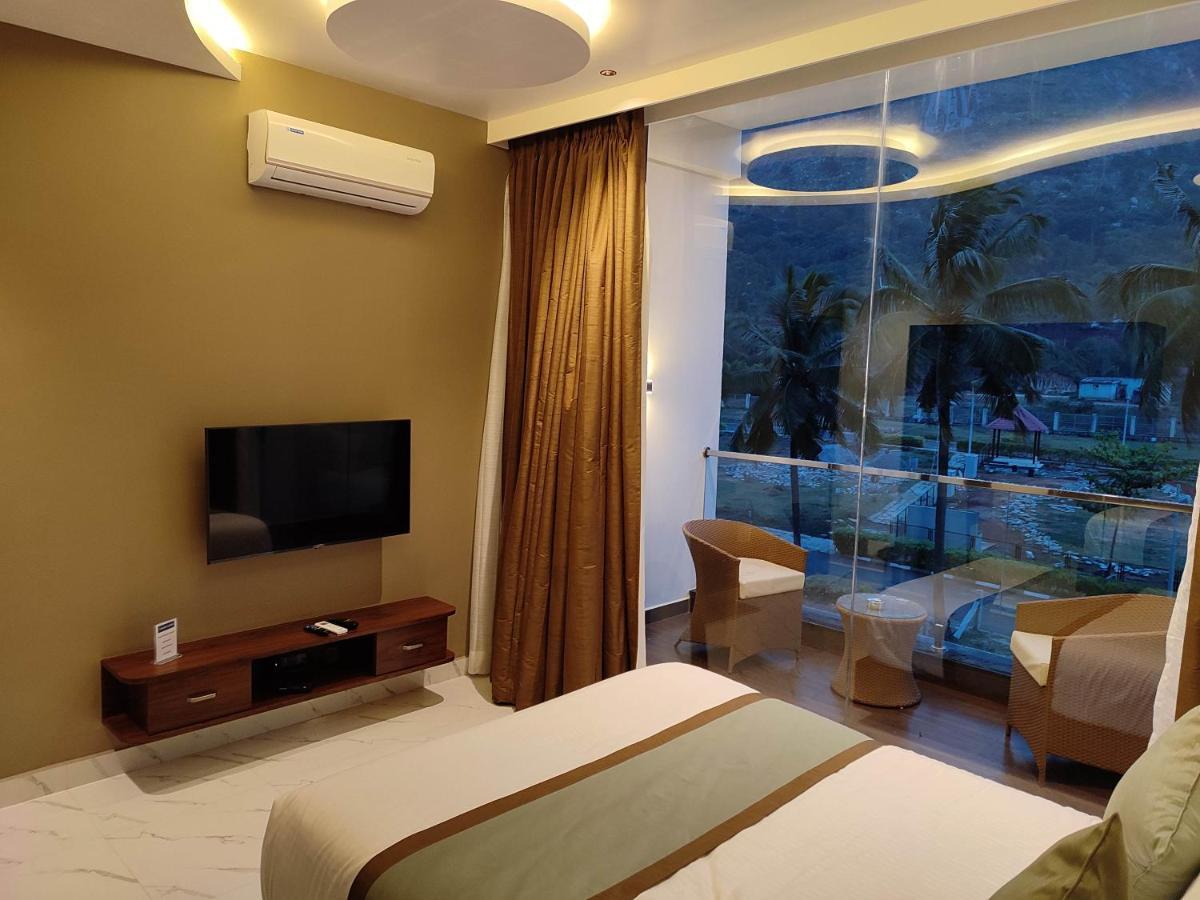 Silver Cloud Nandigunda 외부 사진