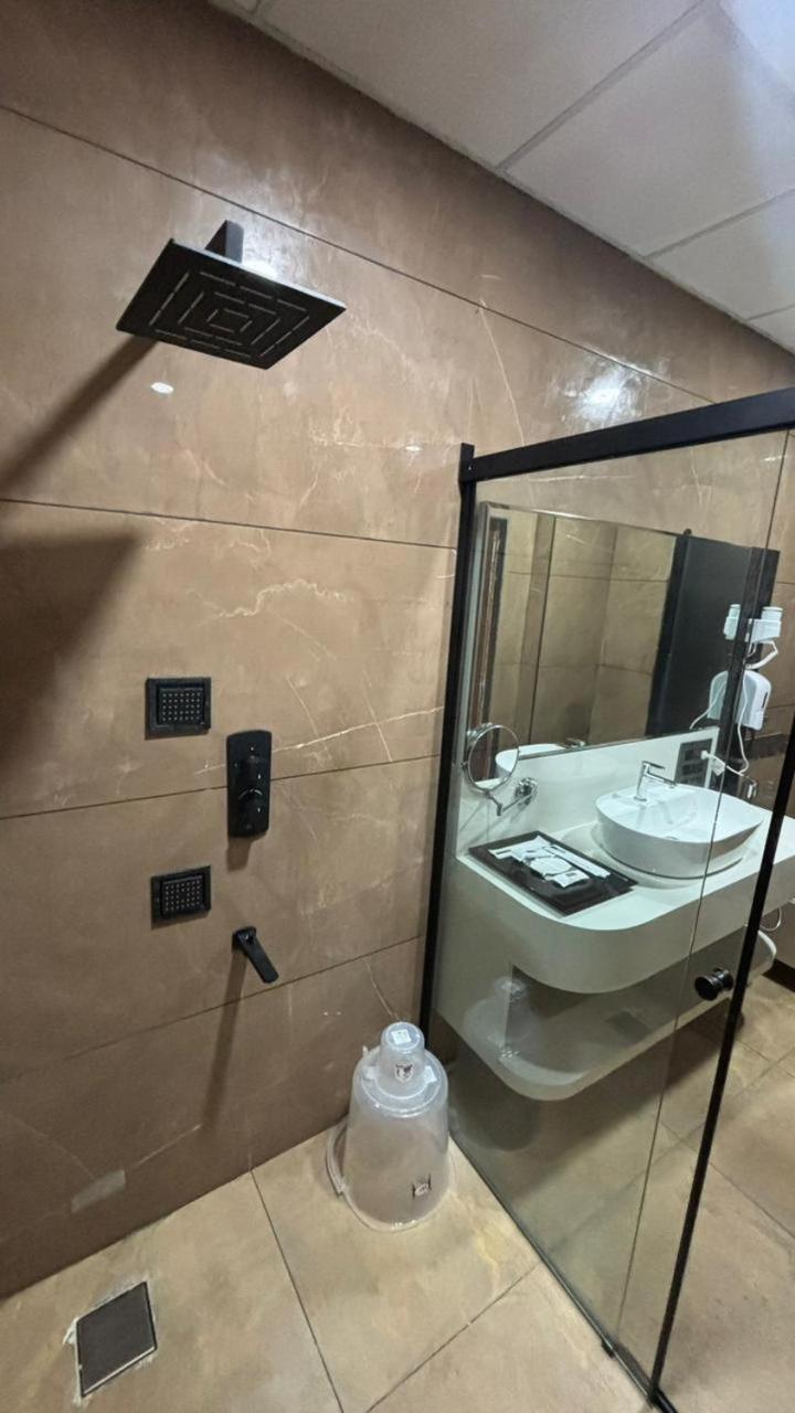 Silver Cloud Nandigunda 외부 사진